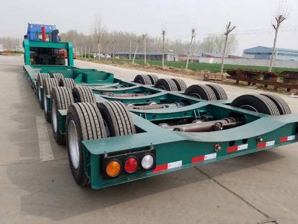 大型罐体运输车